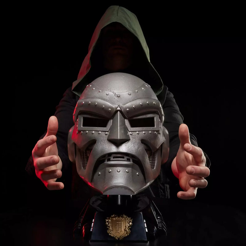 Marvel Legends Doctor Doom Premium Helmet – Avengers: Doomsday Collectible Action Figure Accessory, Detailed Display & Cosplay Prop for Adult Collectors